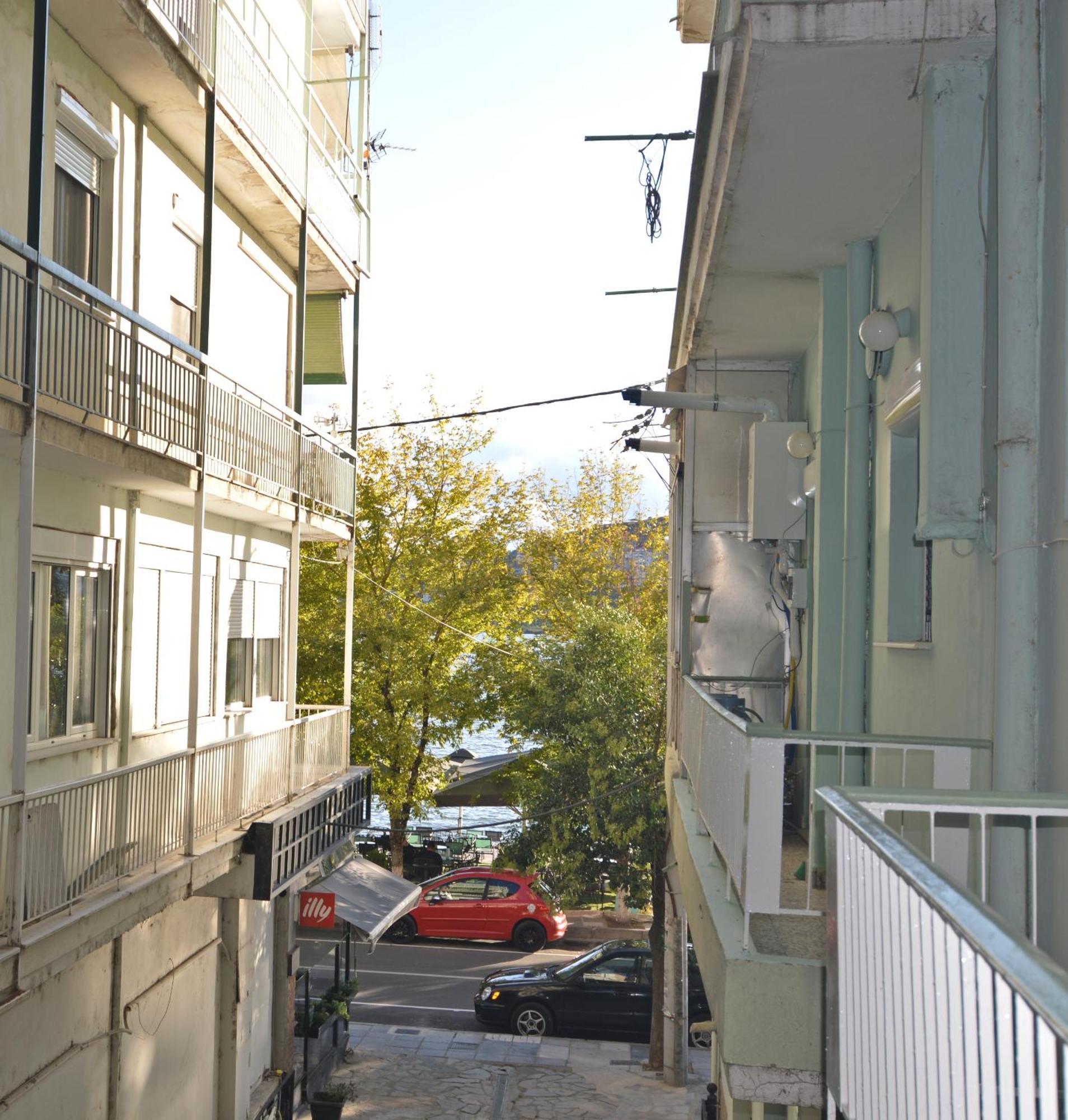 Vasilikis Spacious Apartment *